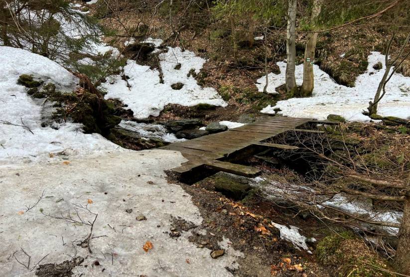 Výlet lanovkou na Šerák a dolů pěšky přes Obří skály