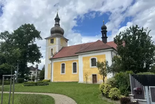 Kostel sv. Petra a Pavla Dolní Lukavice